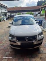 Volkswagen Vw touran 1.9L - Volkswagen Touran mit Diesel-Antrieb: Kleinbus, Automatik, 1.9