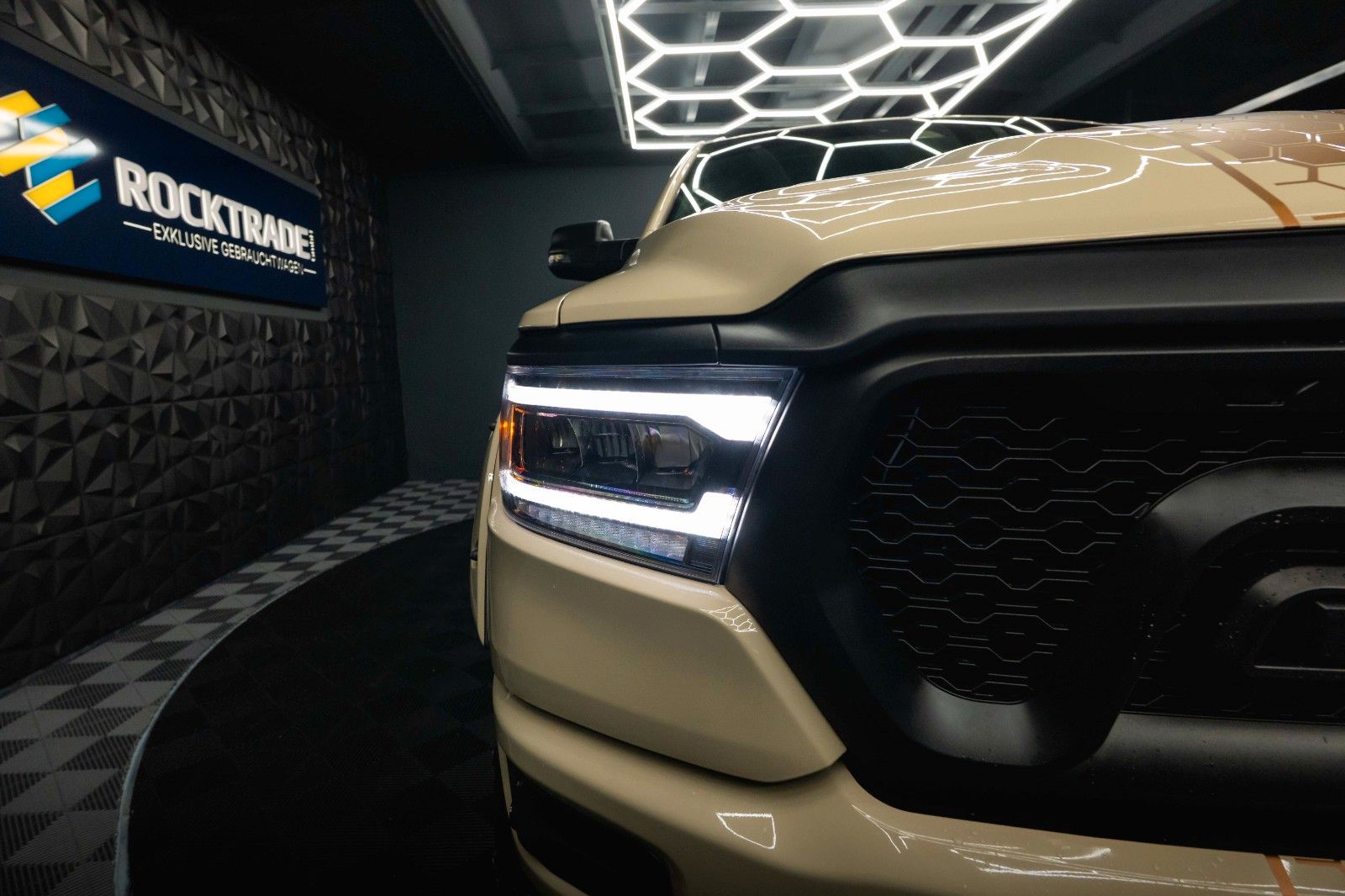 Fahrzeugabbildung Dodge RAM 5.7 V8 HEMI 4x4 OFFROAD LONGBED AXLE LOCK RC