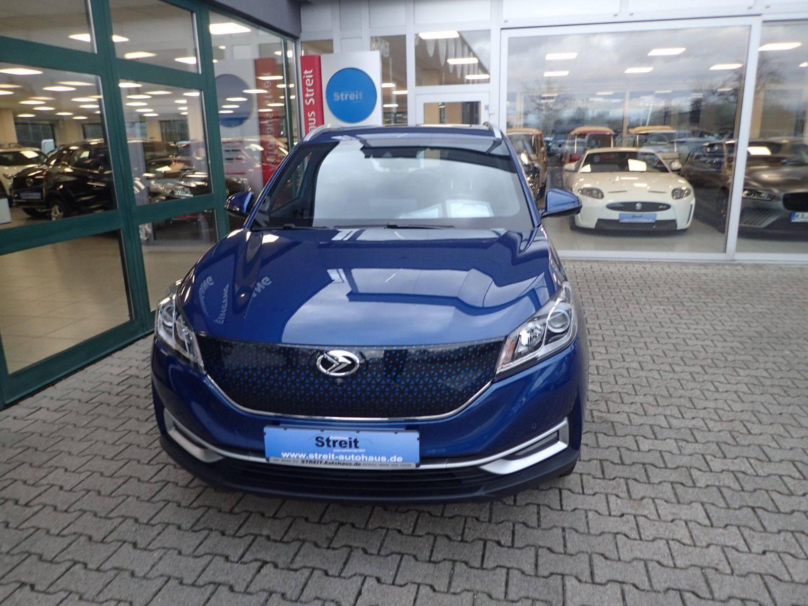 Fahrzeugabbildung Seres 3