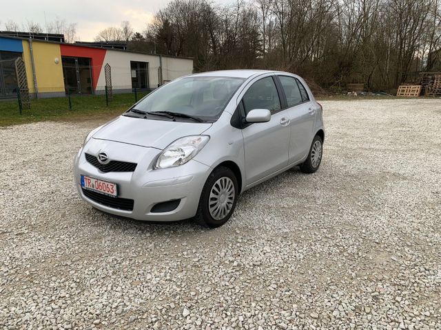 Daihatsu Charade 1,33 Dual-VVT-i Klima Euro5 Toyota Yaris