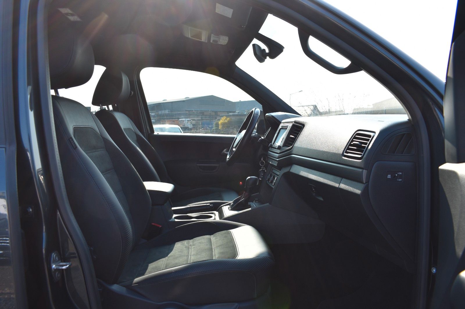 Fahrzeugabbildung Volkswagen Amarok Dark Label 3.0 DoubleCab 4Motion Kamera