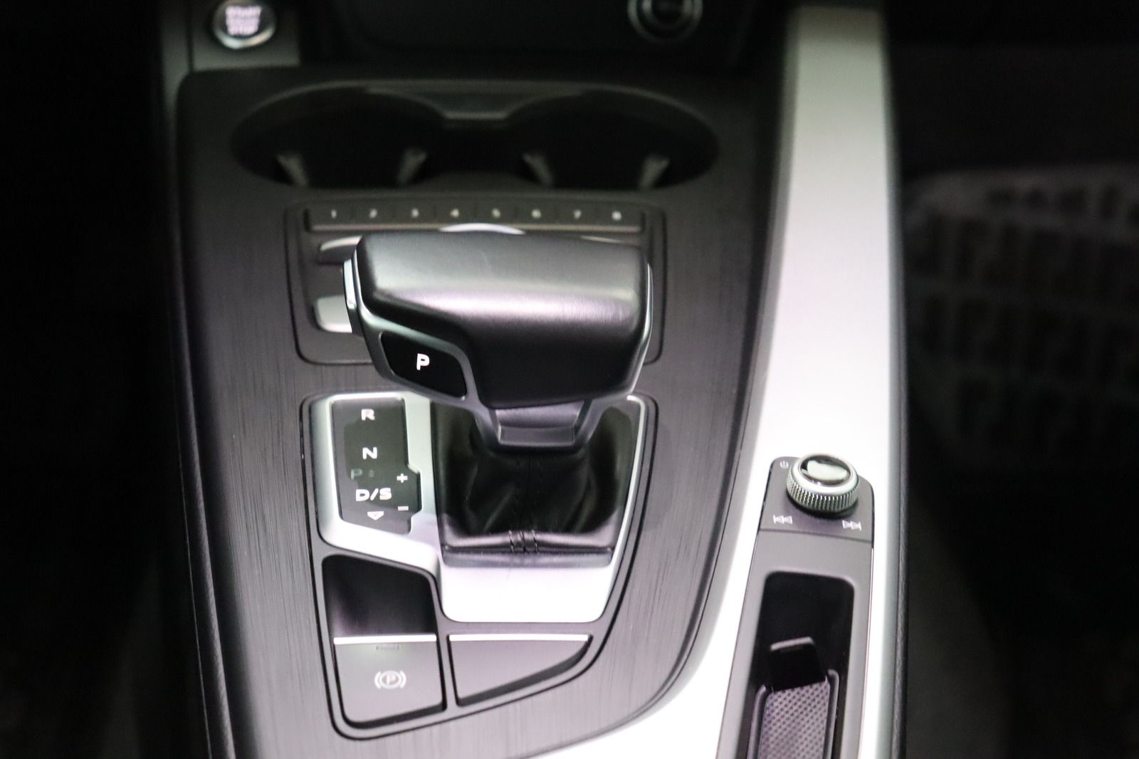 Fahrzeugabbildung Audi A4 Allroad Quattro 2.0 TDI * Navi * Bi-Xenon *