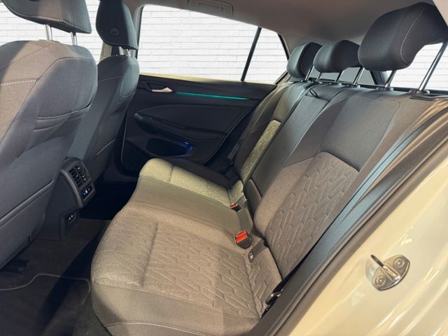 Fahrzeugabbildung Volkswagen Golf VIII 1.5 eTSI DSG 85 kW Life KLIMA ALU