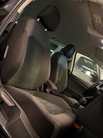 Volkswagen Golf - 10