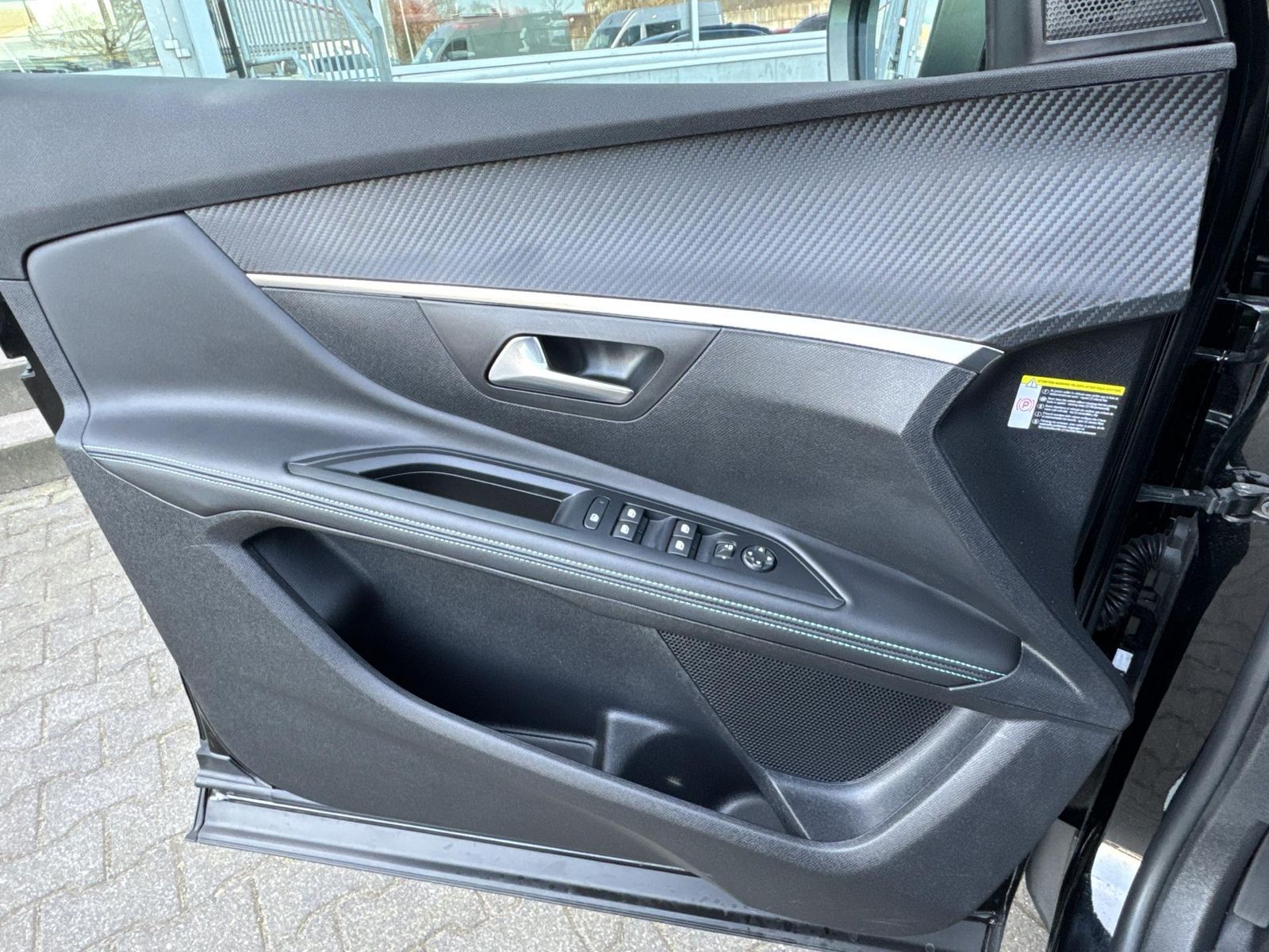 Fahrzeugabbildung Peugeot 5008 Allure 7 SITZER+NAVI+CARPLAY
