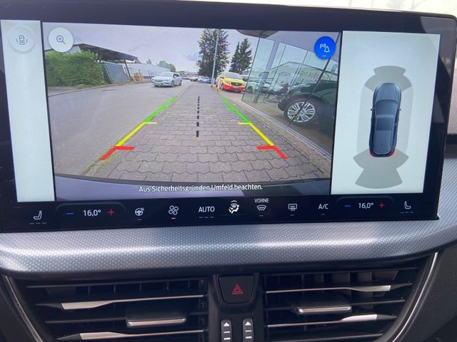 Fahrzeugabbildung Ford Focus Turnier Active X Autom., NAVI+RFK*PDC*LED