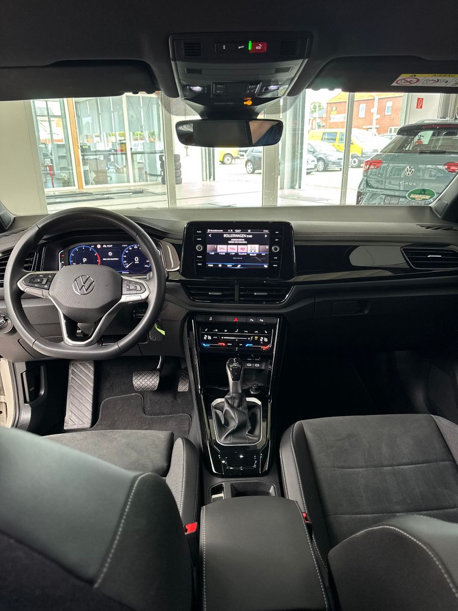 Fahrzeugabbildung Volkswagen T-Roc Black Style+ACC+NAVI+LED+AHK+DIGIT.TACHOw