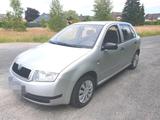 Skoda Kleiner sparsamer Pkw mit vier Türen zu ve... - gebrauchte Skoda Fabia aus dem Jahr 2000