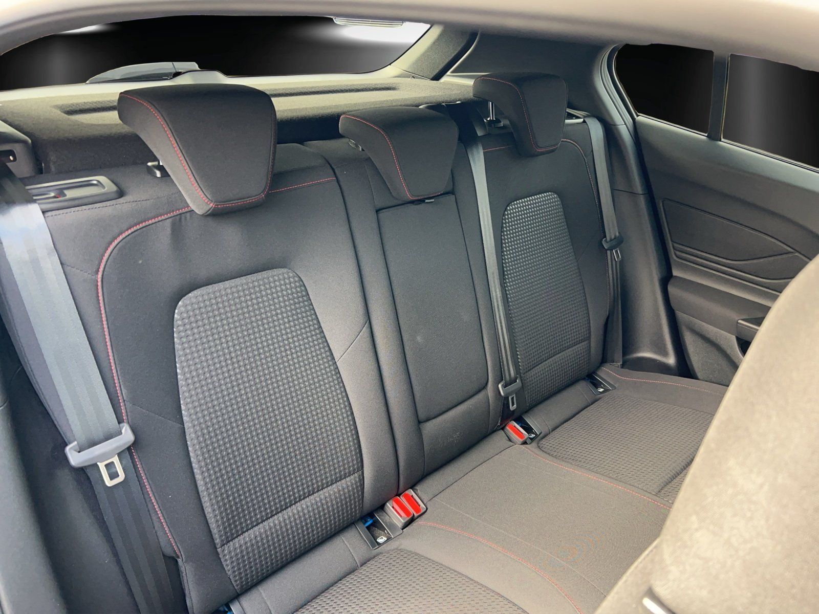 Fahrzeugabbildung Ford Focus 1.0EcoBoost MHEV ST-Line X SHZ/LED/CARPLAY