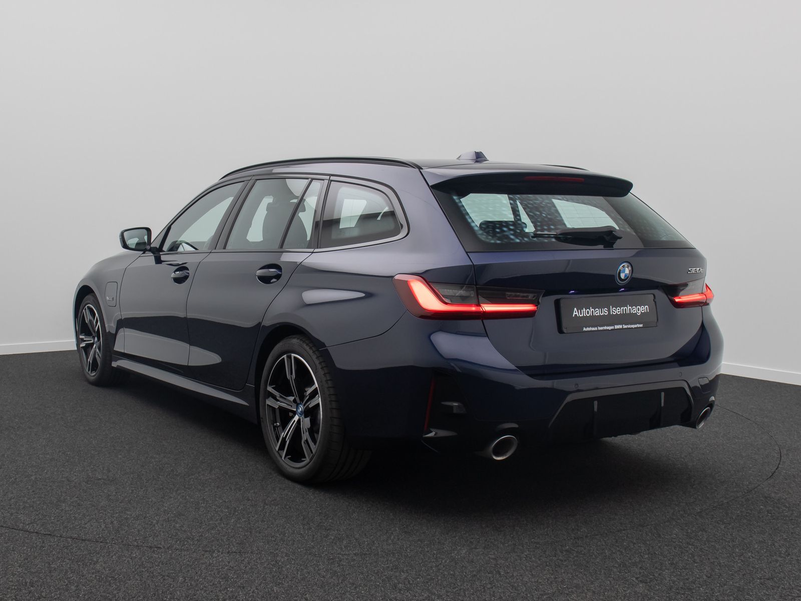 Fahrzeugabbildung BMW 320e M Sport AHK Panorama Stop&Go DAB H/K 18Zoll