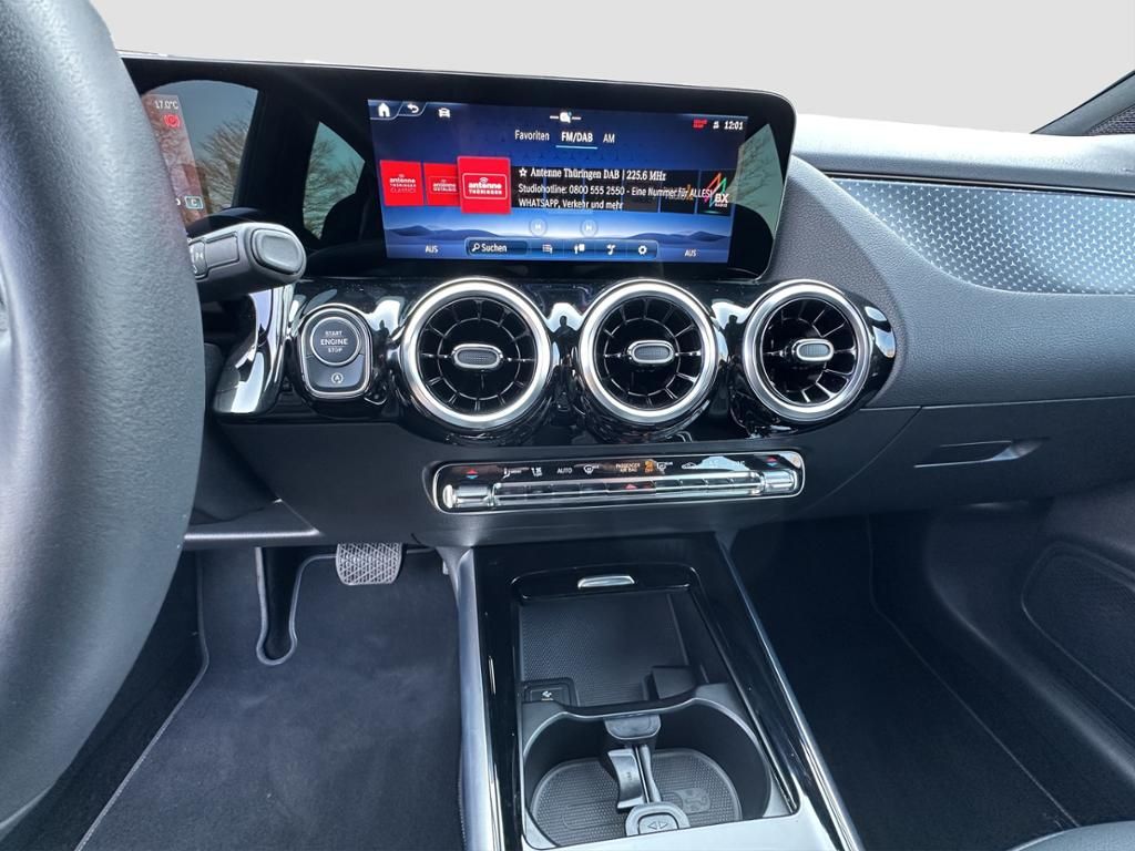 Fahrzeugabbildung Mercedes-Benz GLA 200 d LED*ParkAss*SpurH*el.Heck*PDC*RFK*AHK