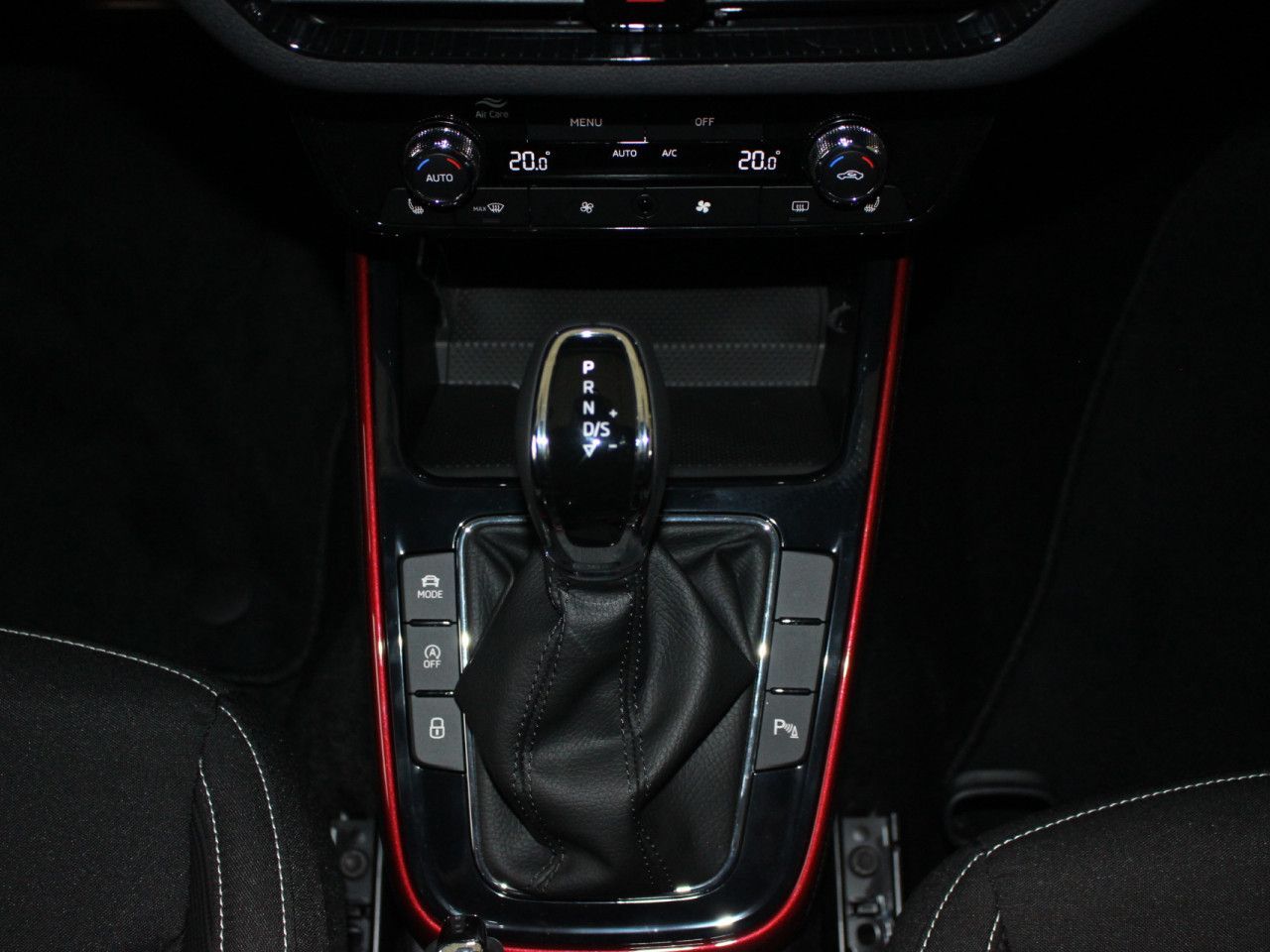 Fahrzeugabbildung SKODA Fabia 1.0 TSI Monte Carlo LED/APP/CAM