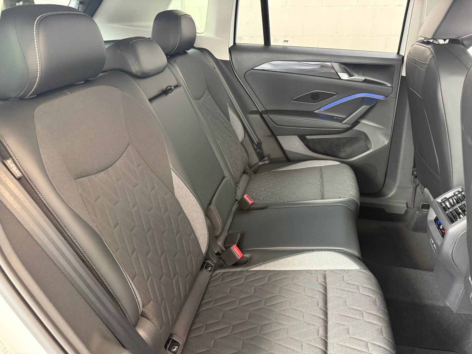 Fahrzeugabbildung Volkswagen Tiguan Energy 1,5 l eHybrid 6-Gang DSG +AHK+Navi