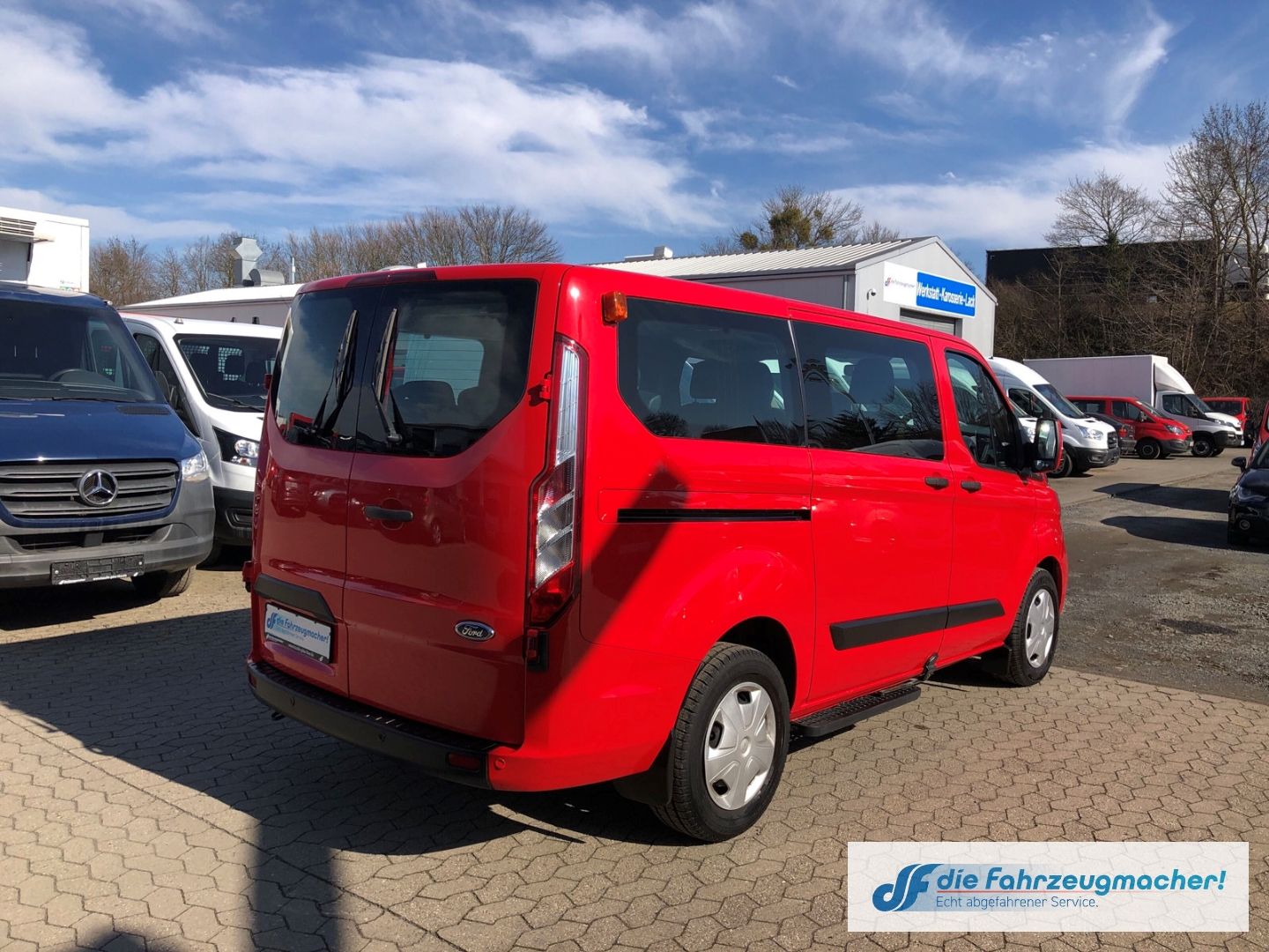 Fahrzeugabbildung Ford Transit Custom Kombi 320 L1 *3174