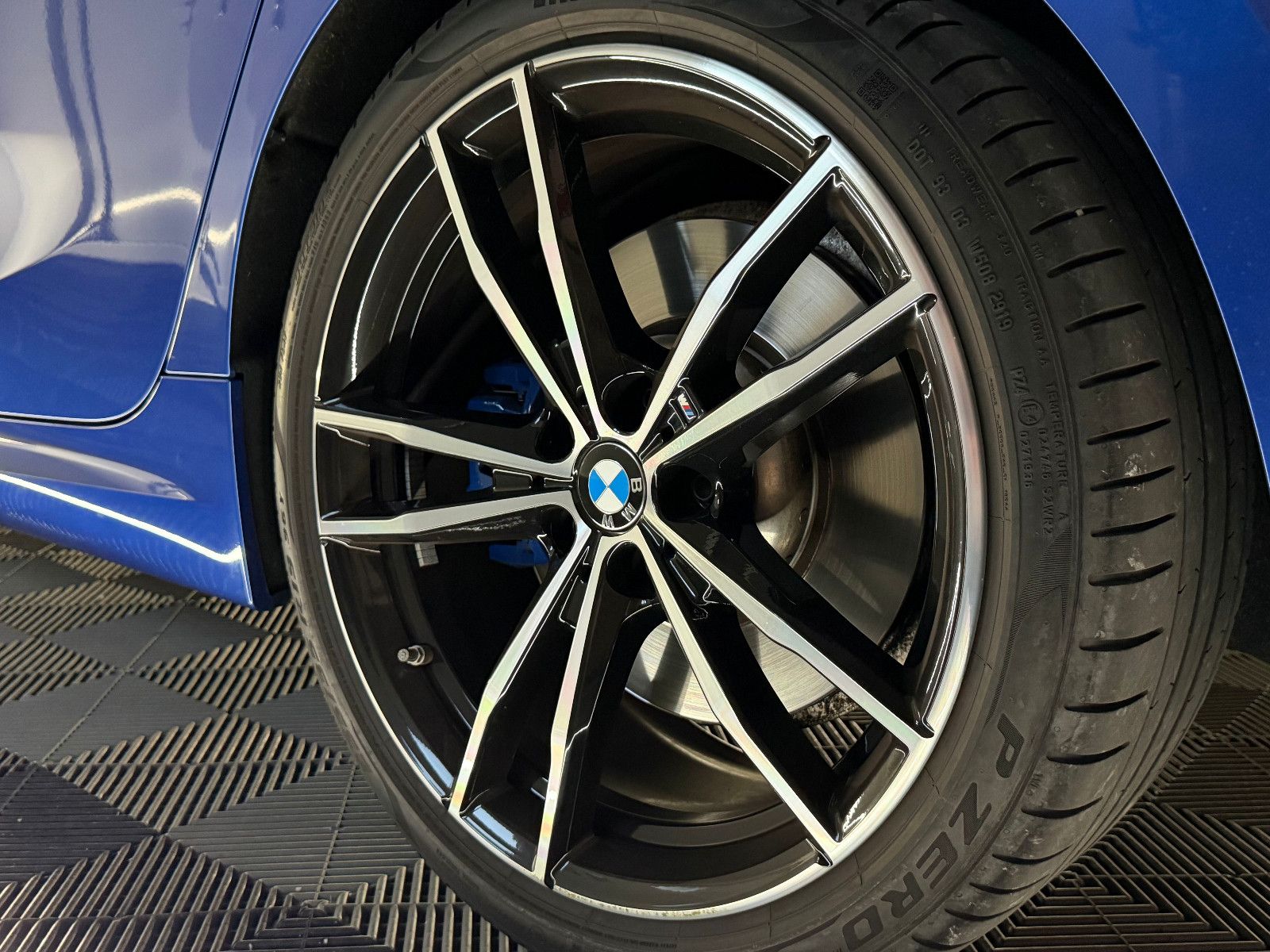Fahrzeugabbildung BMW 330 i M SPORT/LED/DAB/VRTL COCKPIT/H&K/DE FZG