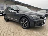 Volkswagen Tiguan 2.0 TDI*4Motion*AHK*Leder*Cam*STHZ*HeadUp - Volkswagen Tiguan: Vollleder