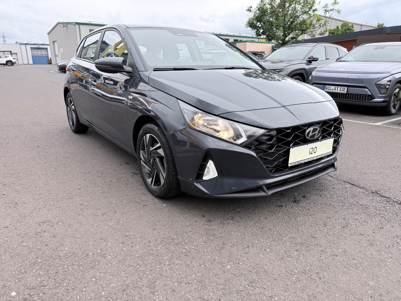 Hyundai i20 Trend 1.HAND/SHZ/CARPLAY/CHECKHEFT