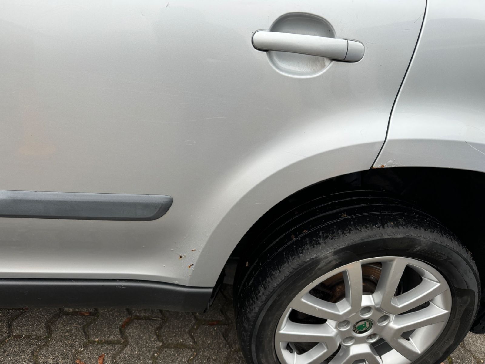 Fahrzeugabbildung SKODA Yeti Experience 4x4 Leder+Panorama+Navi+Xenon