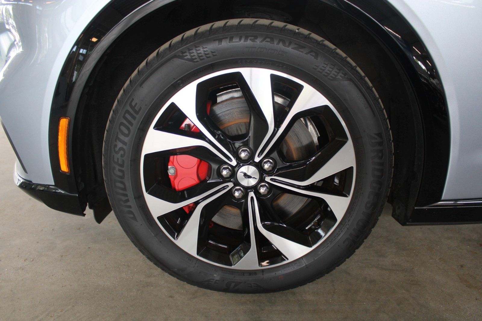 Fahrzeugabbildung Ford Mustang Mach-E AWD Matrix-LED ACC NAVI LEDER CAM