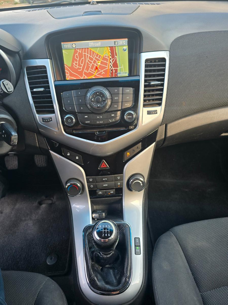 Chevrolet Cruze 2013 — photo 14