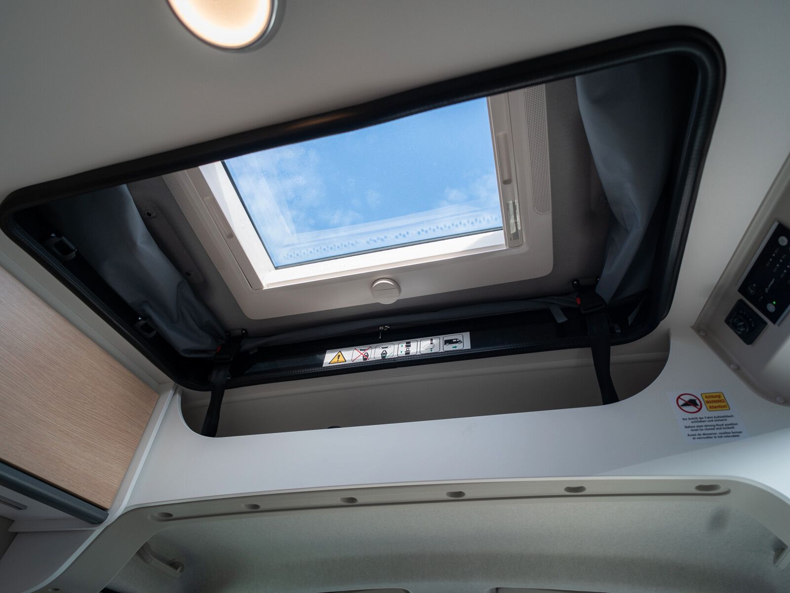 Fahrzeugabbildung Sunlight Adventure Cliff RT 602