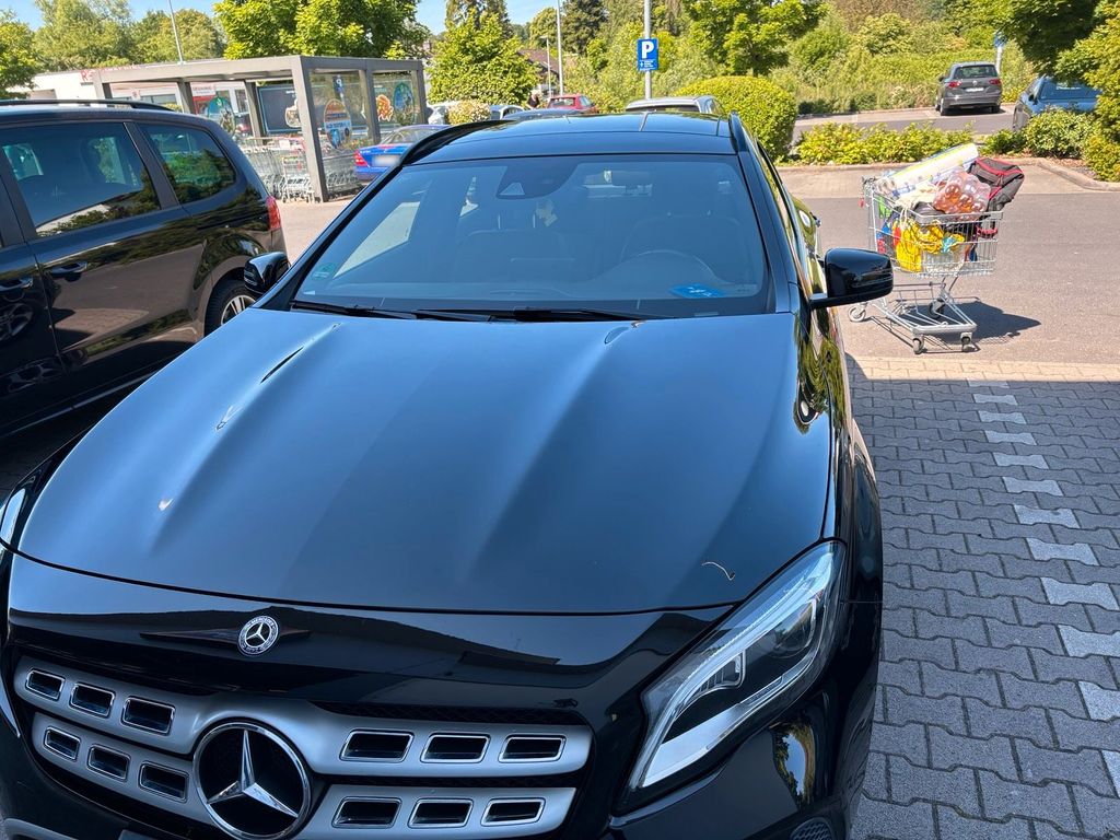 Image of Mercedes-Benz GLA 180