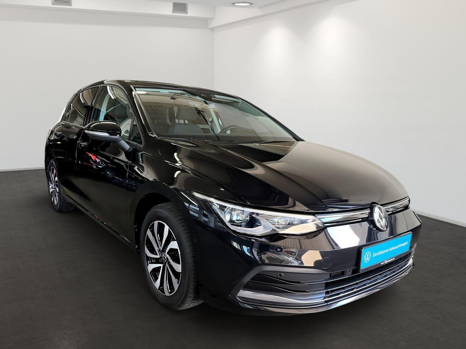 Volkswagen Golf VIII 1.5 TSI Life Active LEDPlus Navi Stand