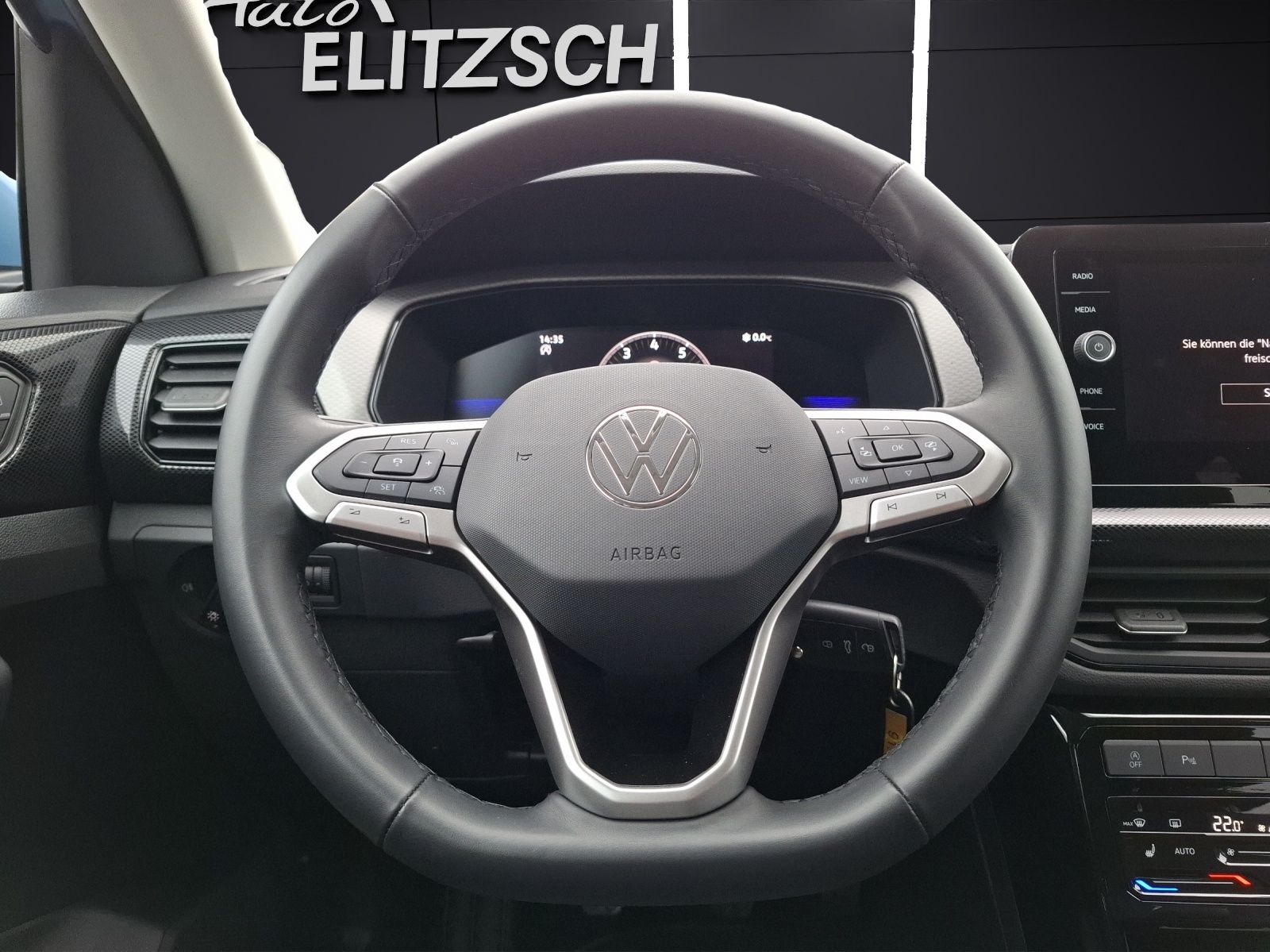 Fahrzeugabbildung Volkswagen T-Cross TSI Life LED AID ACC APP RFK SH LM