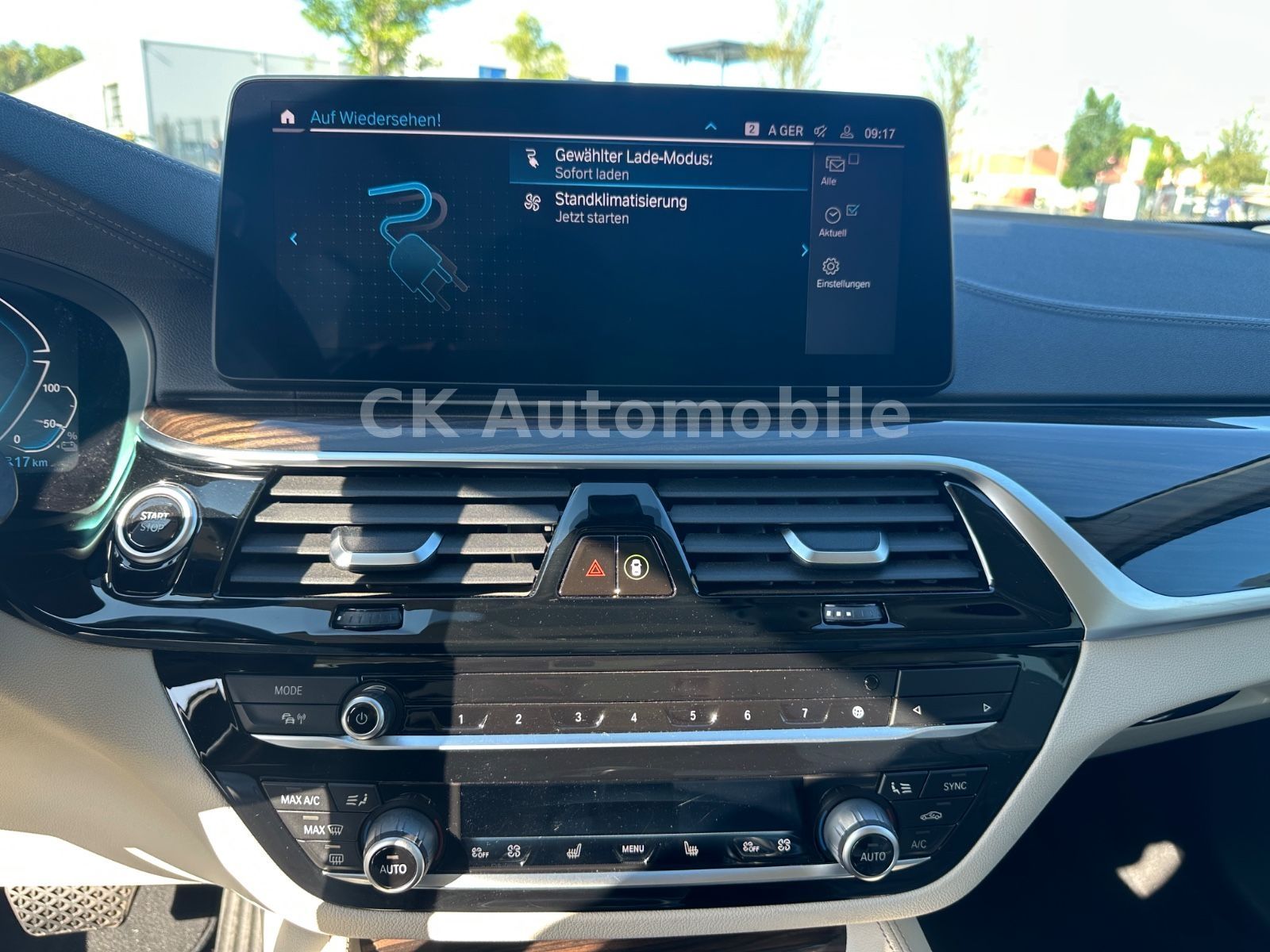 Fahrzeugabbildung BMW 530e xDrive Touring Luxury Line/Pano/LED/Kam/AHK