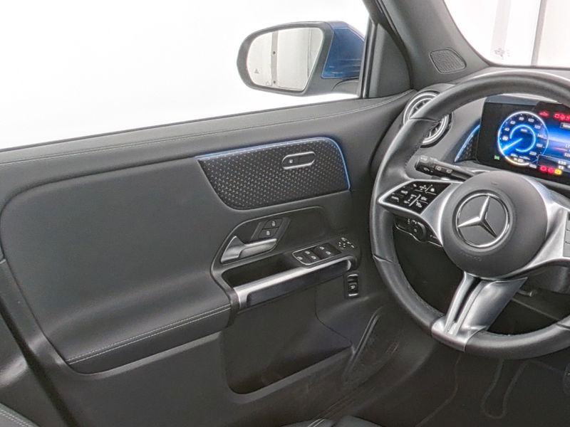 Mercedes-Benz EQB 300 4M PROGRESSIVE 7-SITZE MBUX DISTR KAM foto 9