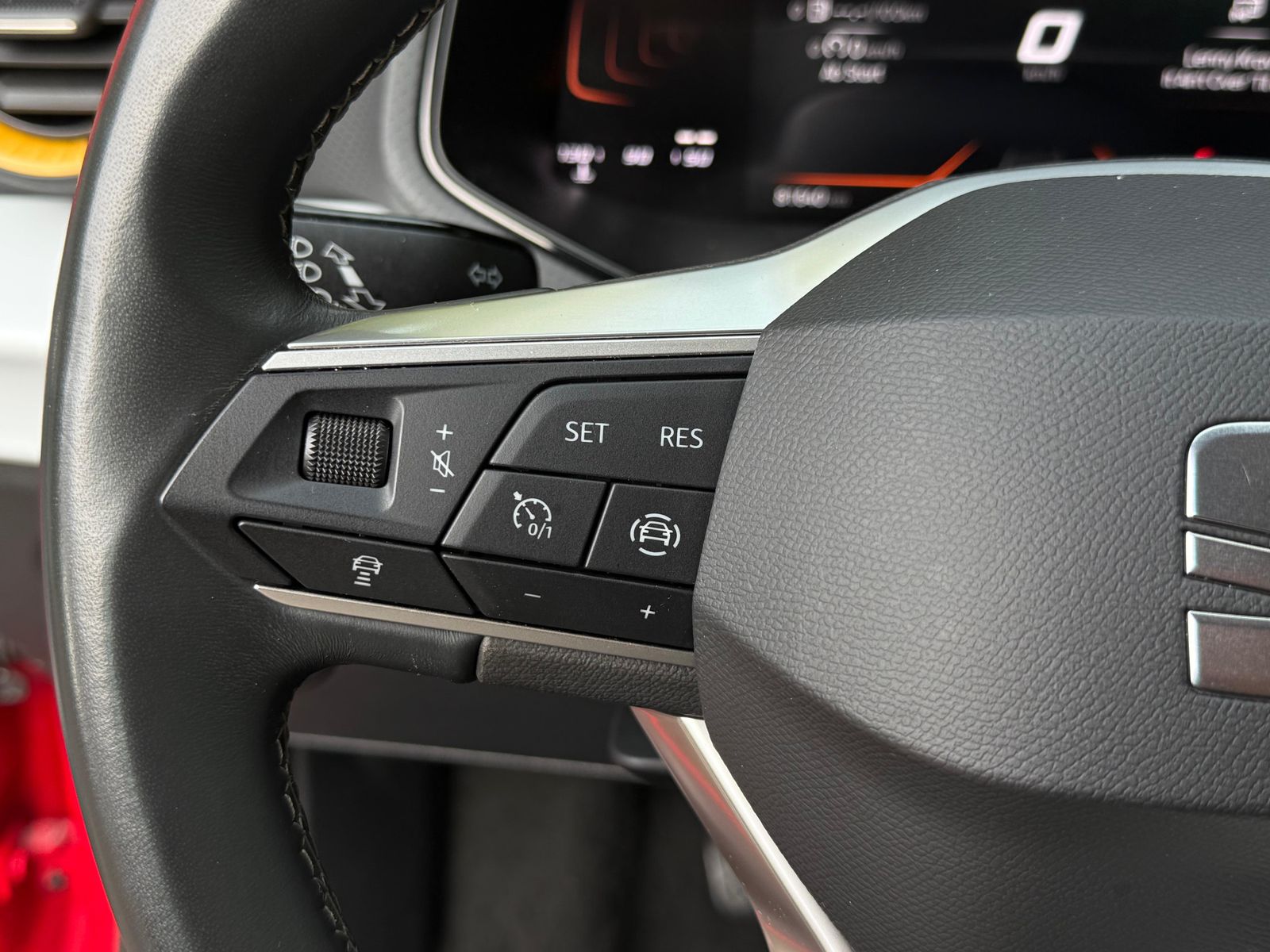 Fahrzeugabbildung SEAT Arona 1.0 TSI Style LED+NAV+SHZ+ACC+DAB+VIRT+PDC