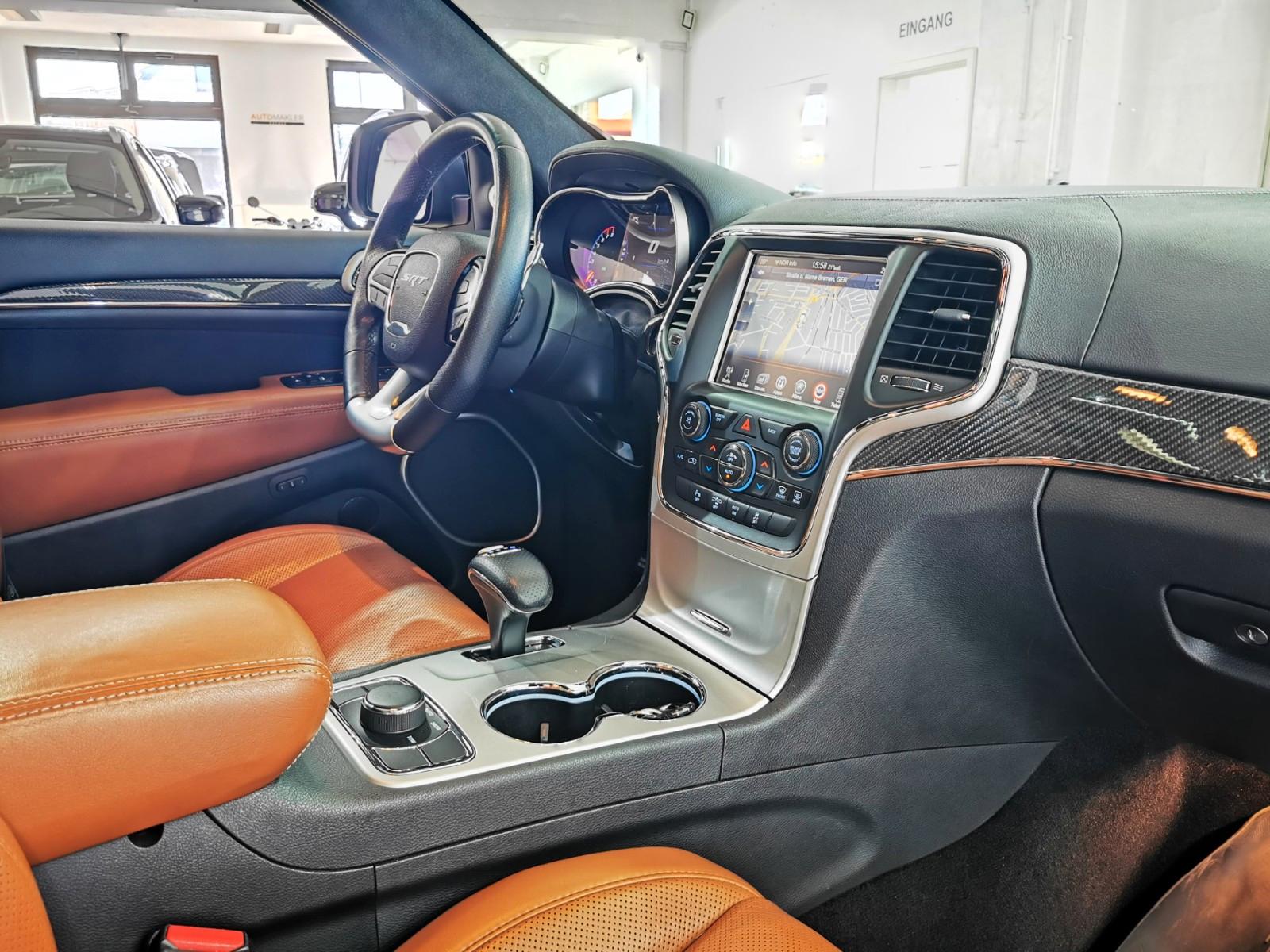 Jeep Grand Cherokee SRT 6.4 V8 HEMI 468 ch • 4x4 • Skyhook • Harman Kardon • Toit Panoramique