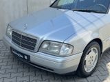 Mercedes-Benz C 220 Sport/Schiebedach/SHZ/LM/Wenig km - Mercedes-Benz C 220 mit Benzin-Antrieb: Limousine