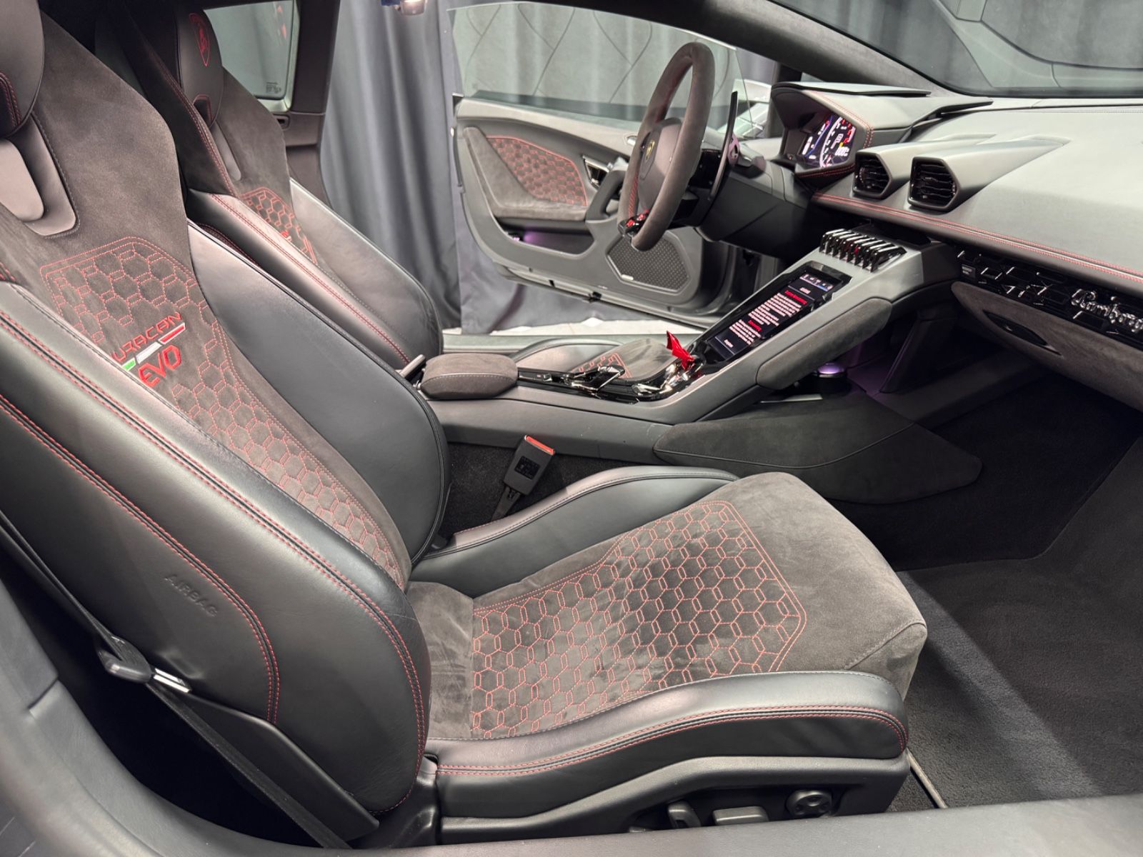 Fahrzeugabbildung Lamborghini Huracan EVO LP640|LIFT|SENSONUM|KAMERA|AD PERSON