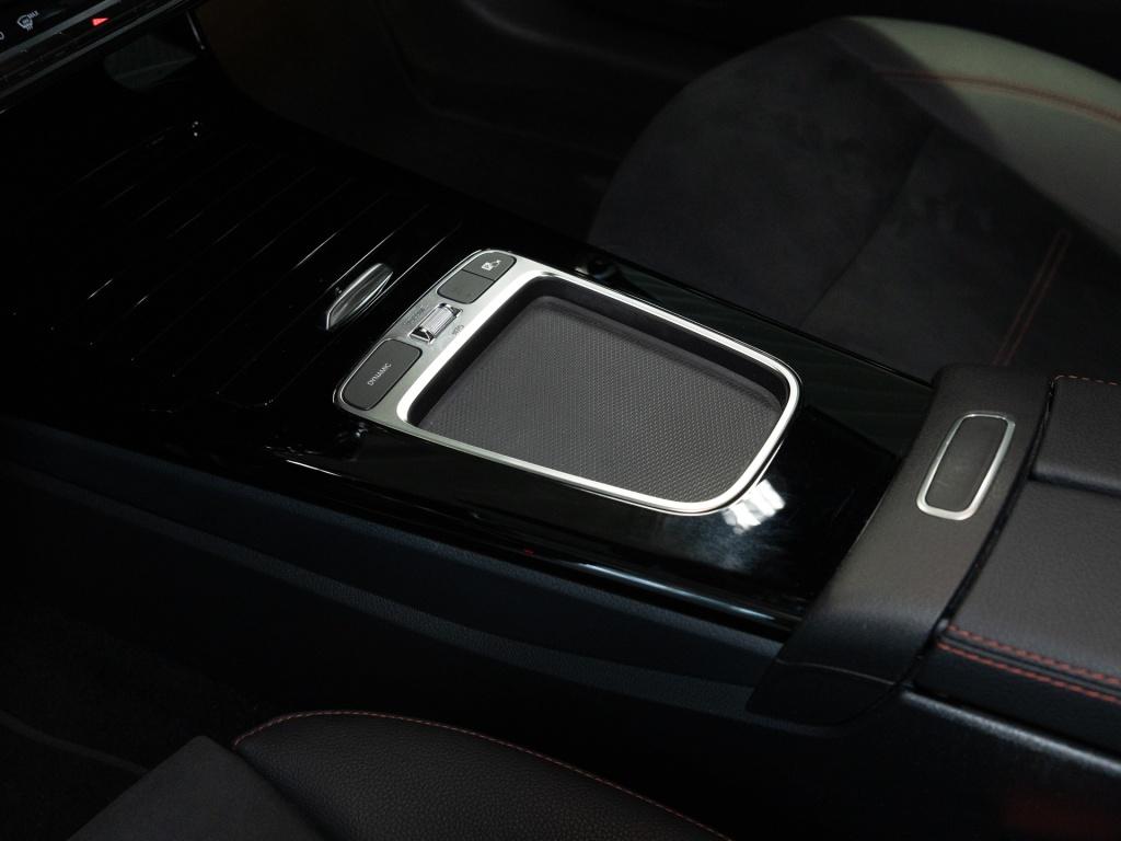 Mercedes-Benz A 250 e , AMG KAMERA SPUR STANDH PDC SHZ