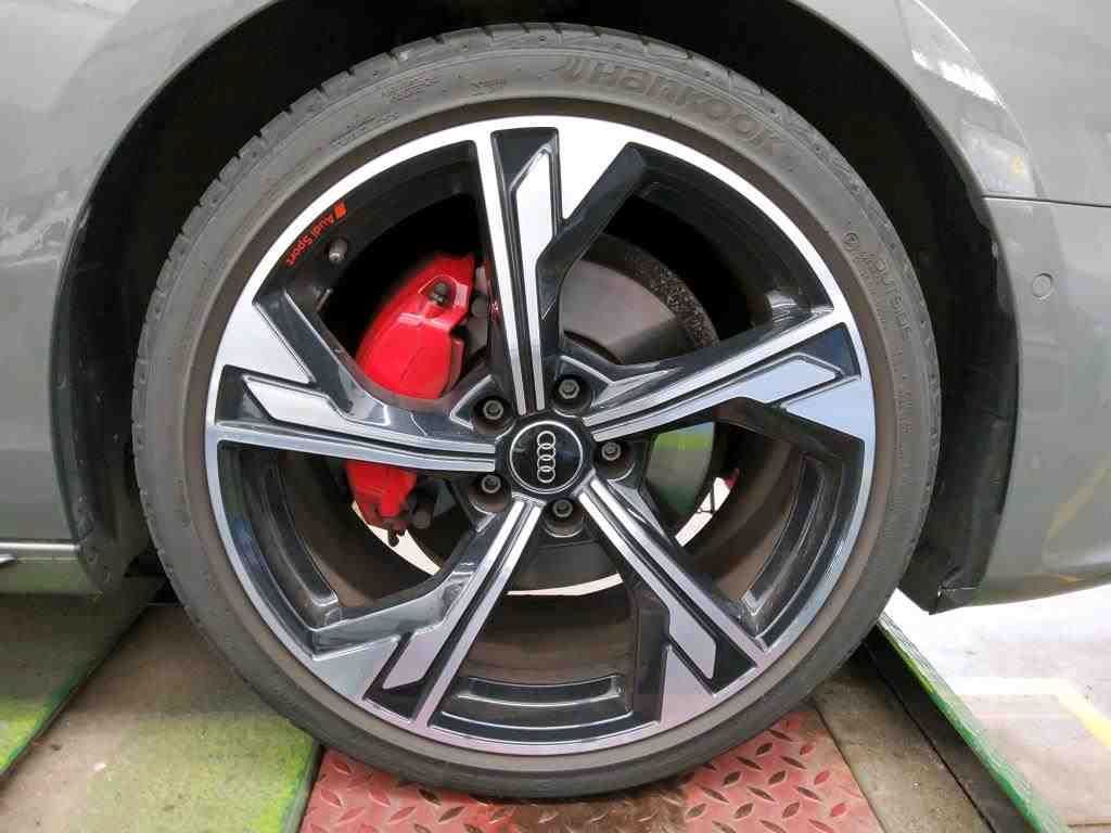AUDI A4 2024