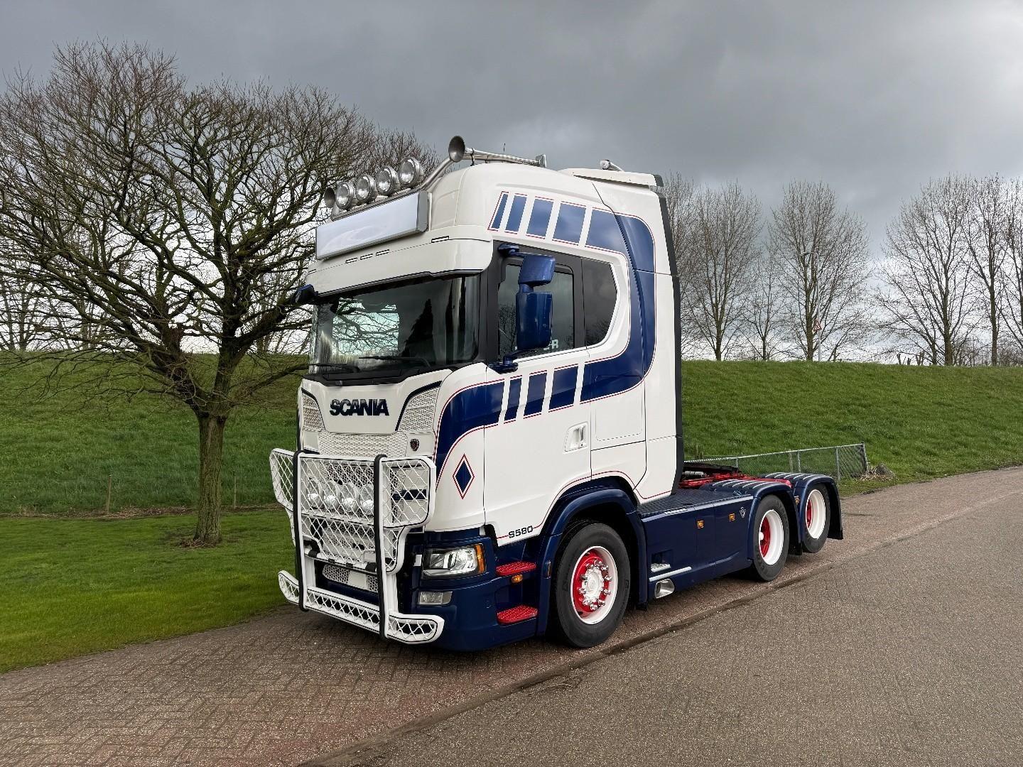 Scania S580 315WB Showtruck mit vollständiger Luftverzö