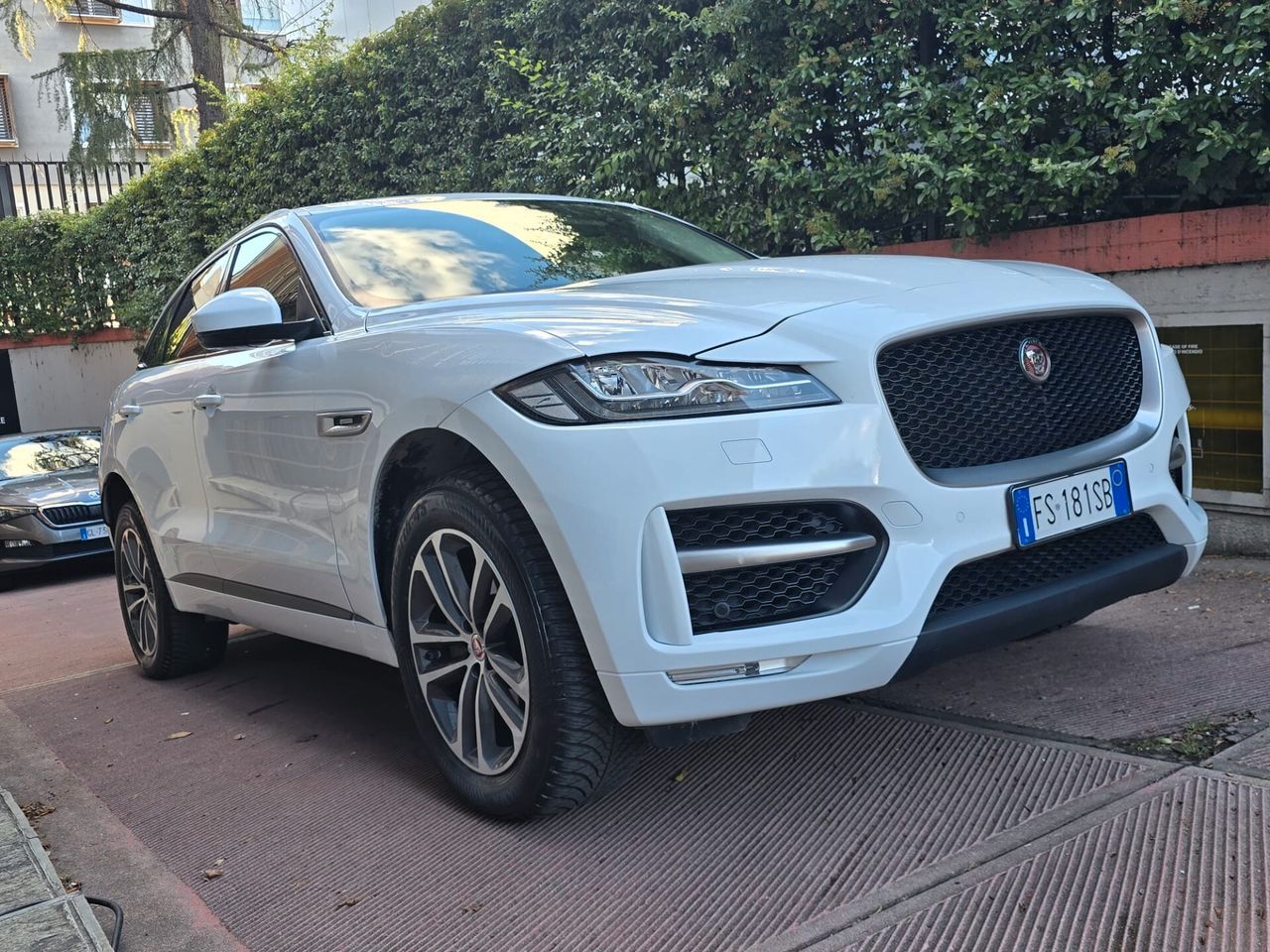 JAGUAR F-Pace