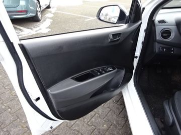 Fotografie 12 des Hyundai i10 1.0 Trend*Klima*PDC*SHZ*ZV*ELFH*MFL Klima