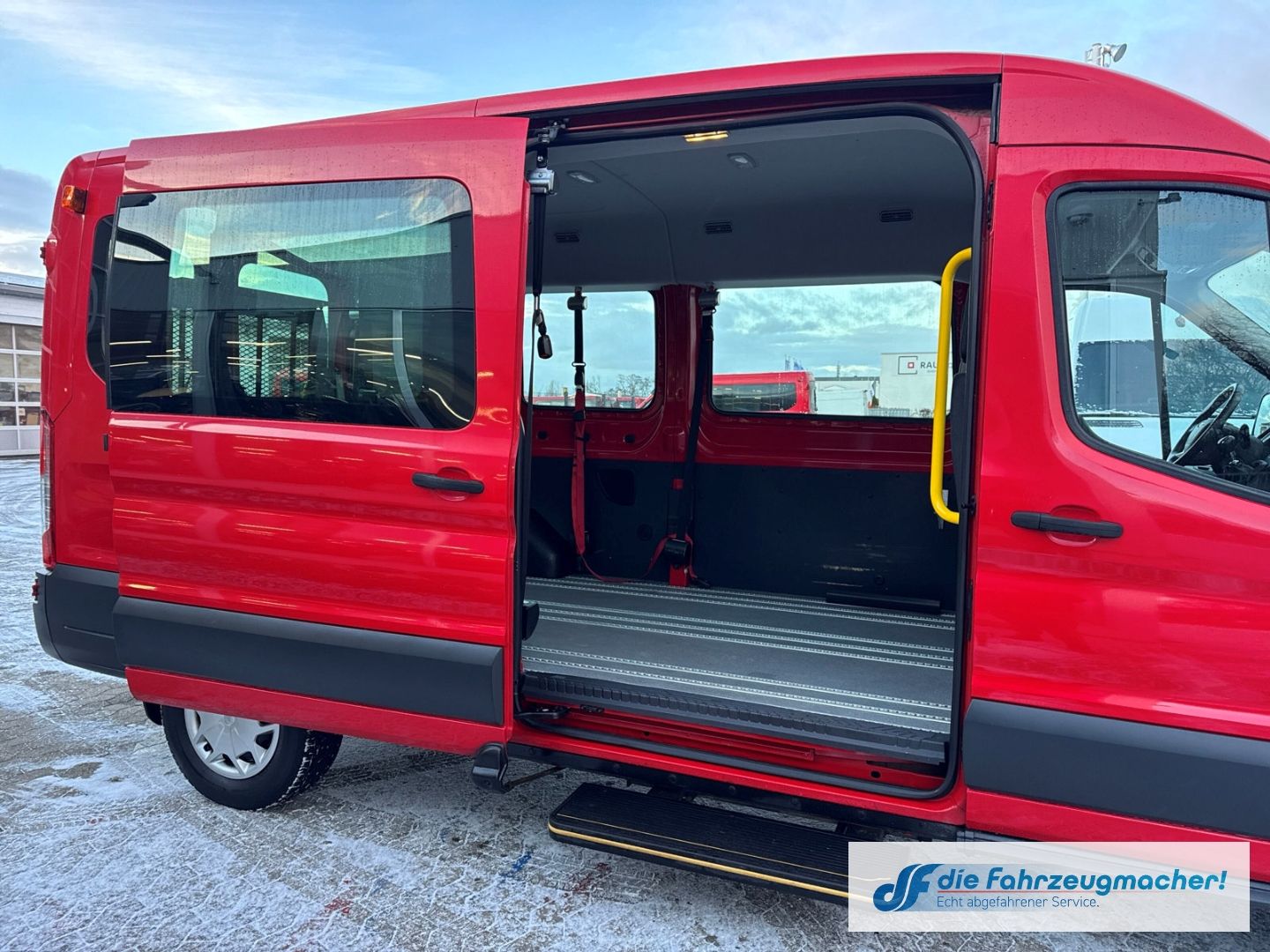 Fahrzeugabbildung Ford Transit Kombi 350 L3 *Stdhzg. Klima*Trend 2.0 TD