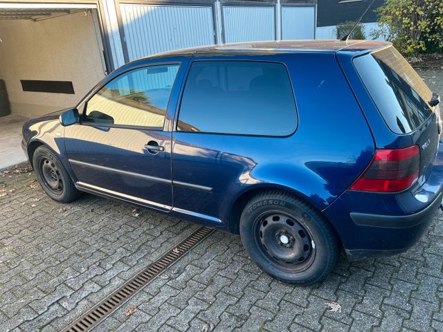 Volkswagen Golf 4 (1j1) 1.4 16v TÜV Neu