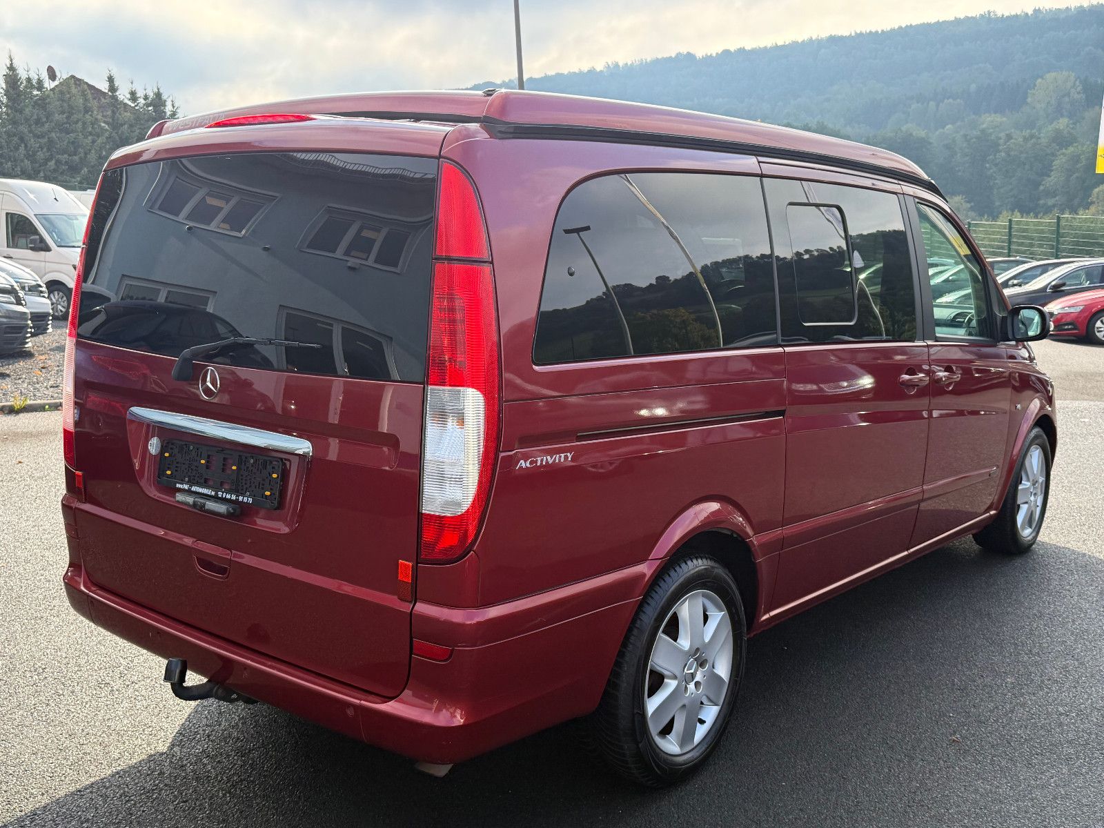 Fahrzeugabbildung Mercedes-Benz Viano Marco Polo 3.0 CDI Aut AHK Klima Sthz PDC