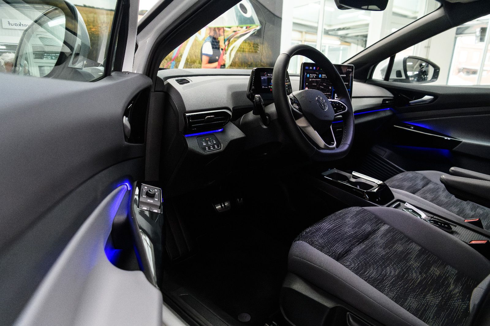 Fahrzeugabbildung Volkswagen ID.4 Pro IQ-LED+AHK+360°KAM+KEYLESS+WÄRMEP+DCC