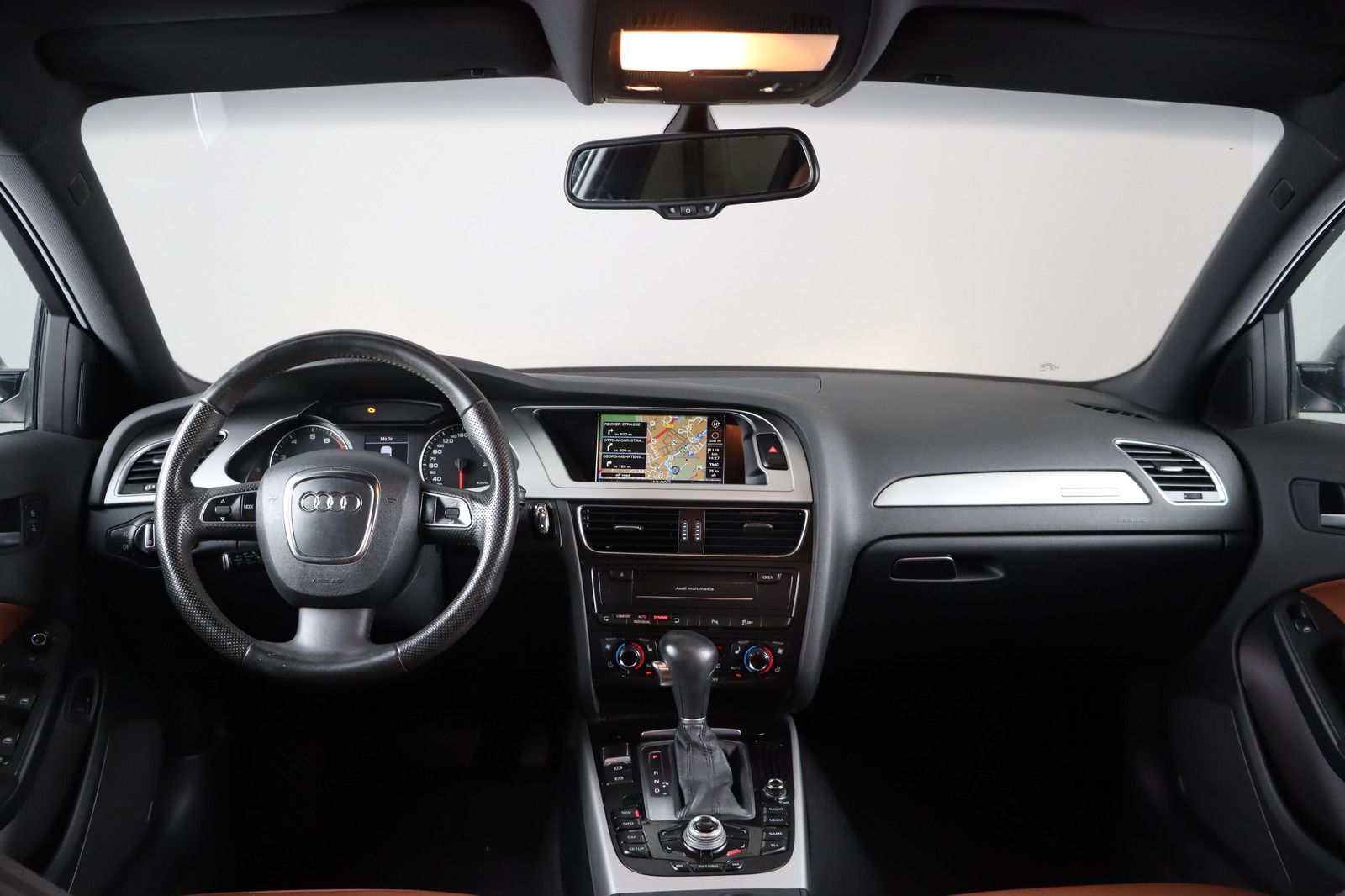 Fahrzeugabbildung Audi A4 2.0 TFSI quattro Avant * BI-Xenon * Navi *