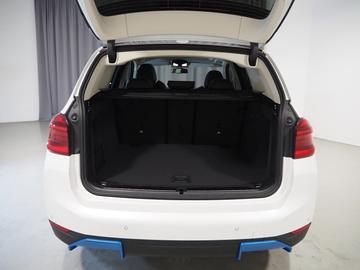 صورة 10 لـ 2021 BMW IX3