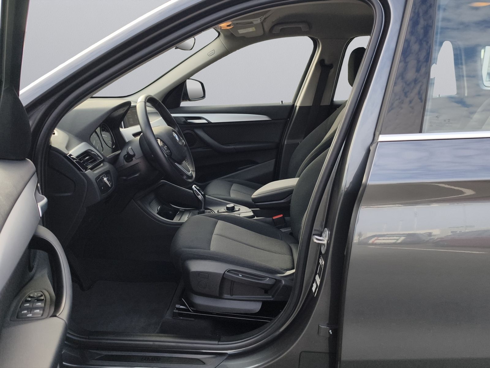 BMW X1 sDrive 18 i Aut. Advantage/SHZ/Einparkhilfe v foto 8