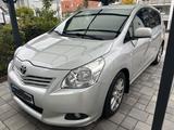 Toyota Verso 1.8l Executive Multidrive S 108 kW - Toyota Verso: Executive