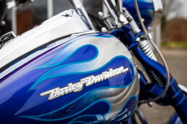 Fahrzeugabbildung Harley-Davidson CVO Screamin' Eagle Softail Springer FXSTSSE3
