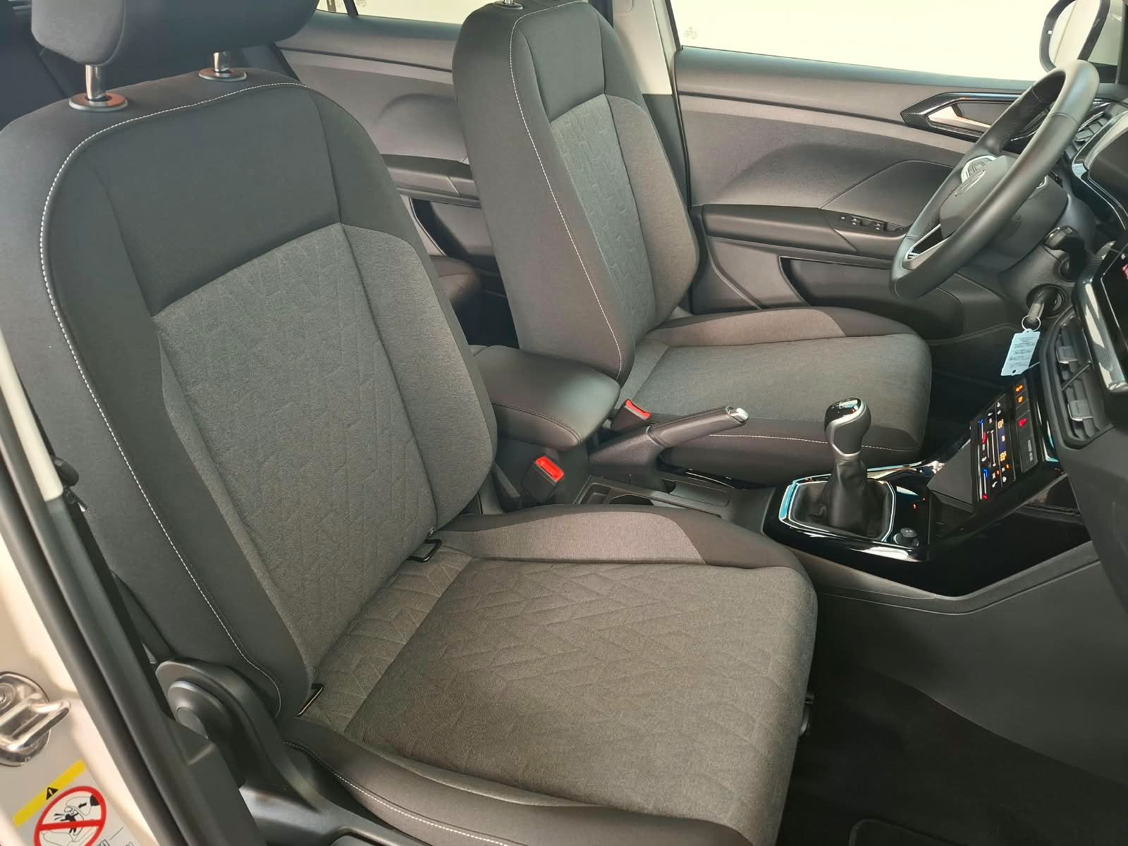 Fahrzeugabbildung Volkswagen T-Cross Life 1,0 TSI + Sitzheizung + ACC + LED