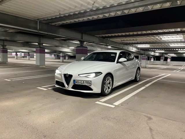 Alfa Romeo Giulia 2.2